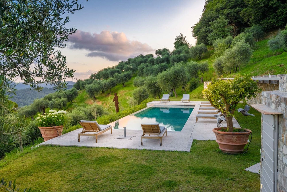 Villa Sunset in Lucca