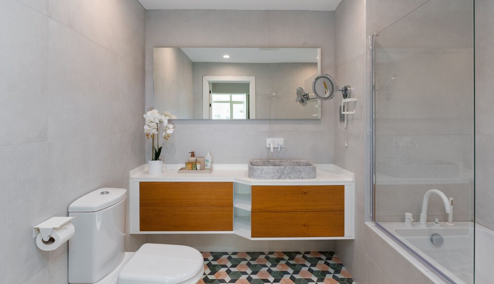Sleek 2BR Apt at the Palm w Beach Access