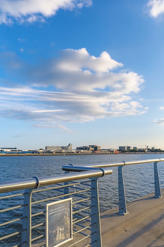 Home At City AirPort Excel EastLondon UN