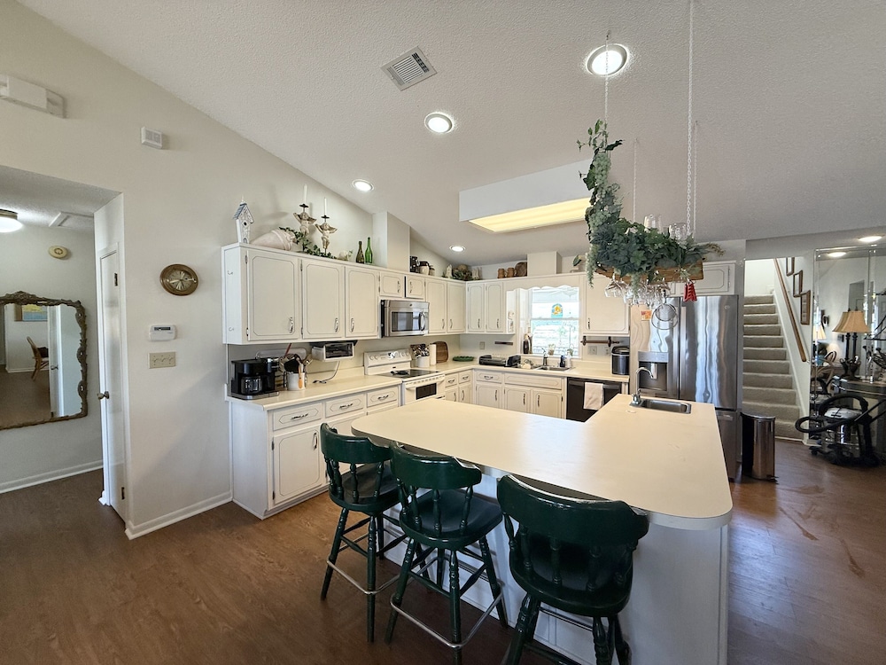 Windsail 6 Bedroom Home