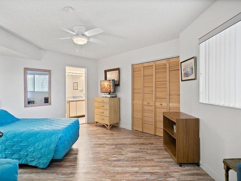 Unwind at St Augustine's Beachfront Oasis