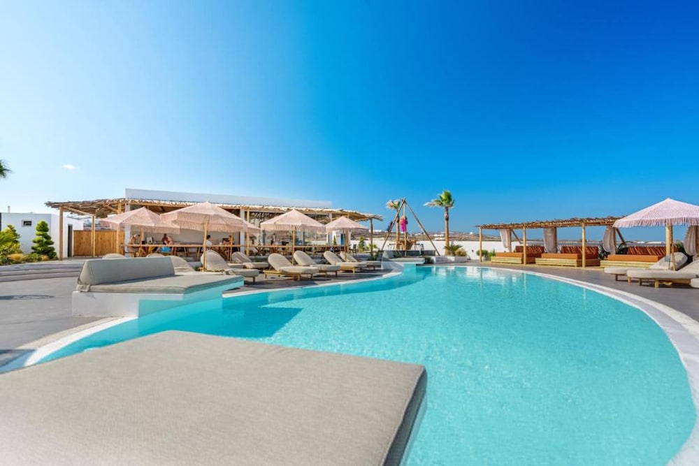 Amethyst Luxury Suites - Oia Family Suite