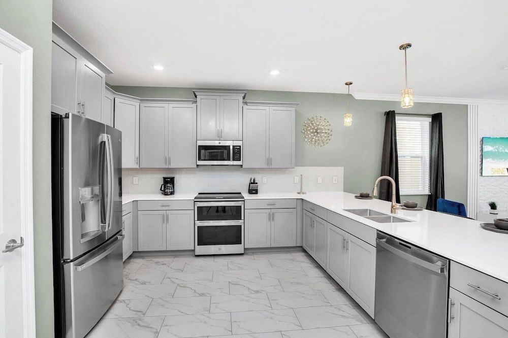 Serenity Lakeview Retreat Stunning Water Views, No Rear Neighbors, Private Pool, Game Room & Star Wars Cinema