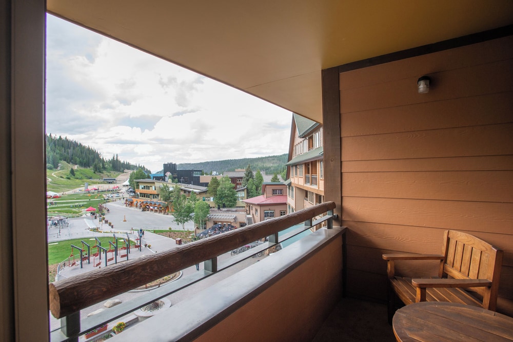 Winter Park Resort Lodging - Zephyr Mountain Condos