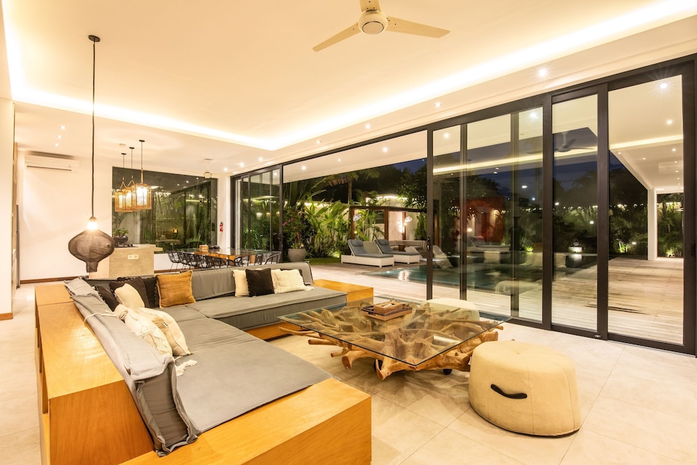 Niko 2 R New Villa Close to Finns Beach Club