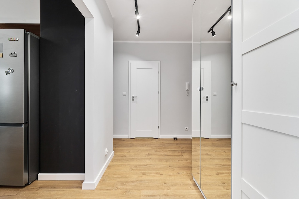Home Office Flat Miedziana by Renters view 4
