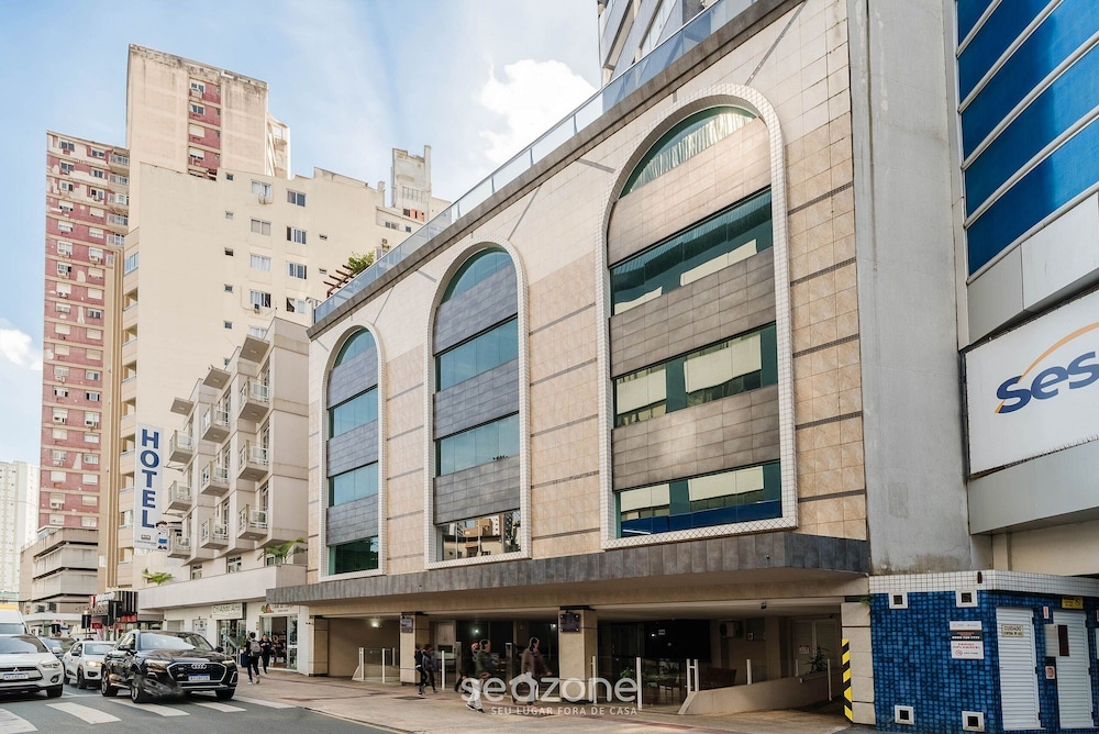 Apartamentos a 400 m da Praia em BC - CEV