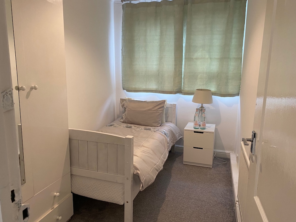 London Charm - 3 Bedroom House Near Canary Wharf