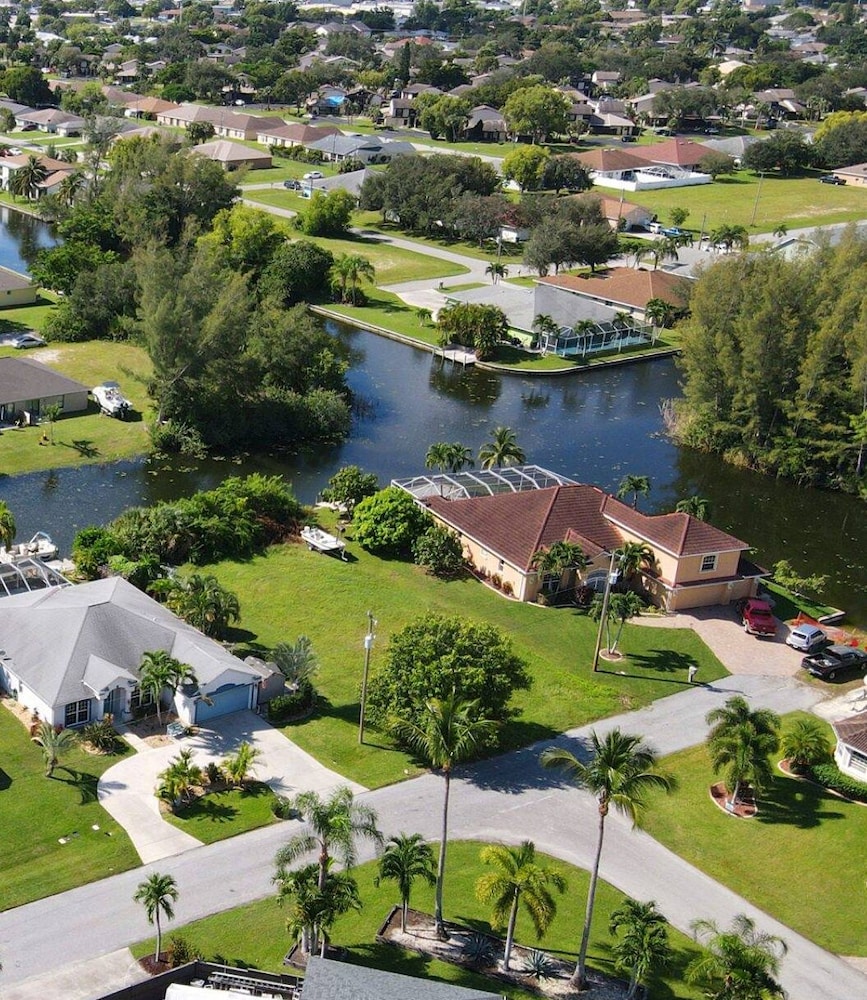 1320 SE 5th Ter view 5