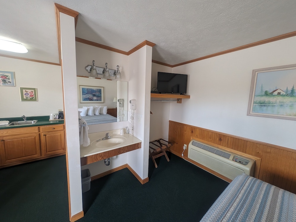 Auburn Inn Motel  Long Creek RV Park - Property Image 2