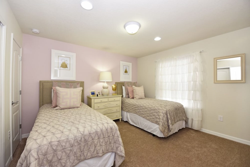 Windsor at Westside 8878 - Image 4