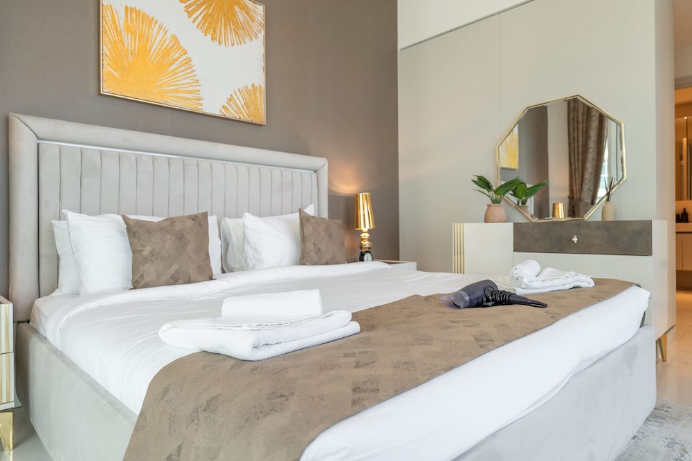 Mesmerizing 2BR in Emaar Beachfront With Sea Views