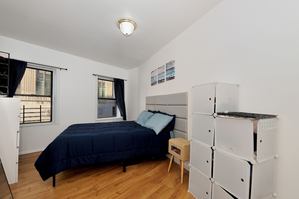 Cozy 2BR Apartment in the Heart of Chelsea