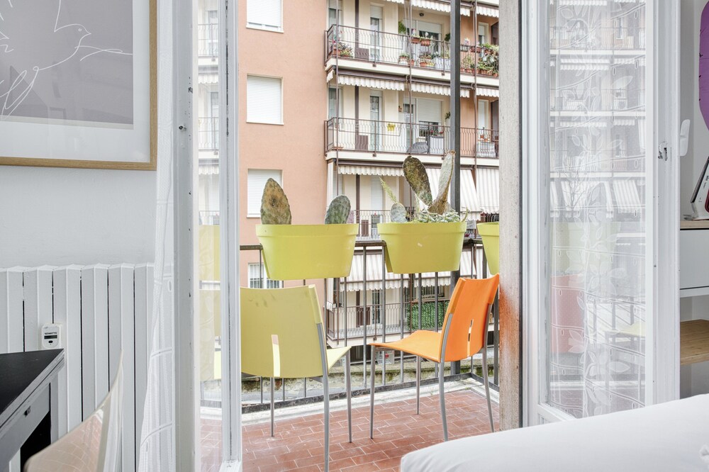 Elegant Studios near Station