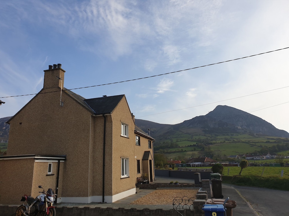 Mor a Mynydd