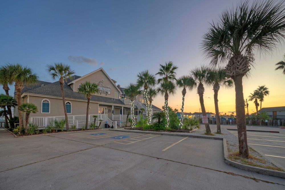 Sailfish & Blue Marlin Buyout by Avantstay 2 Units, Marina Front + View, Patio
