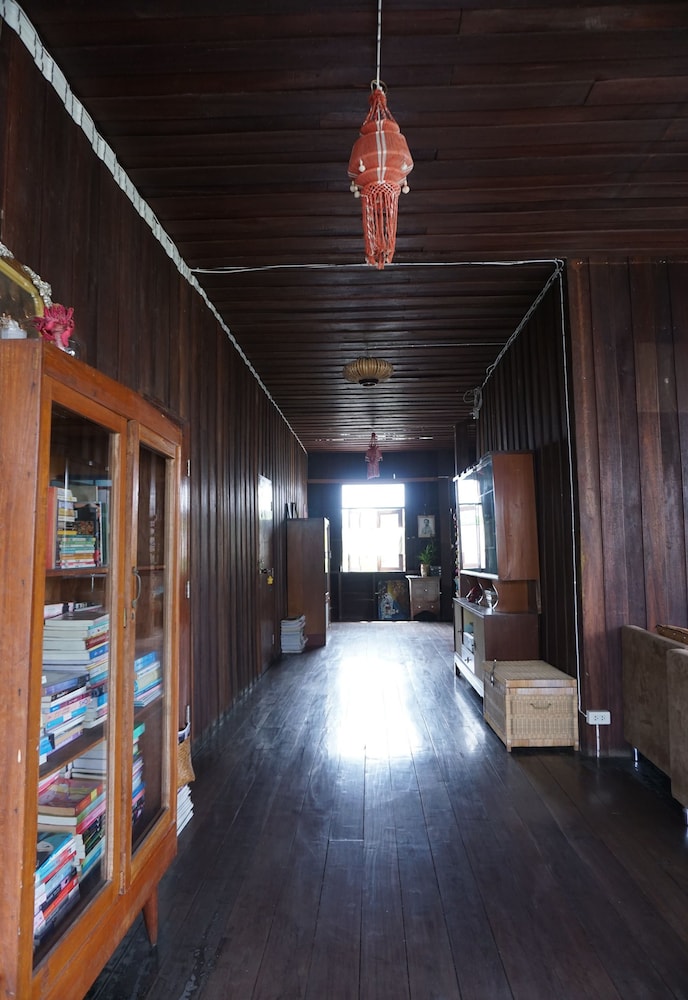 Kaampuju Cafe and Rooms