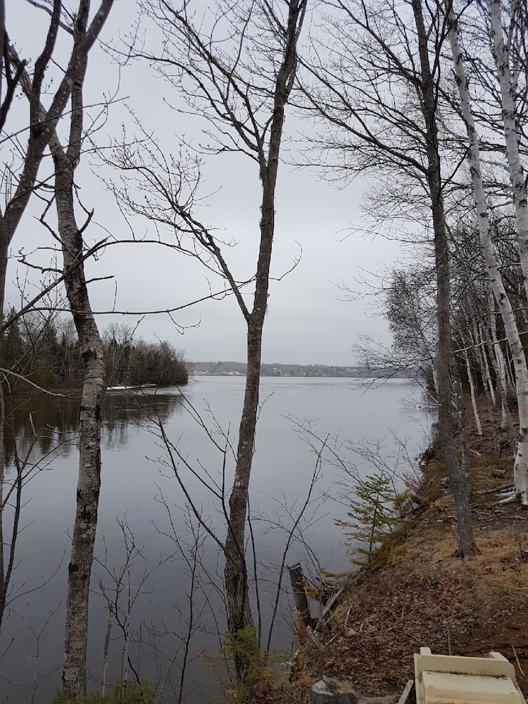 Striper Fishing & Hunting Lodge