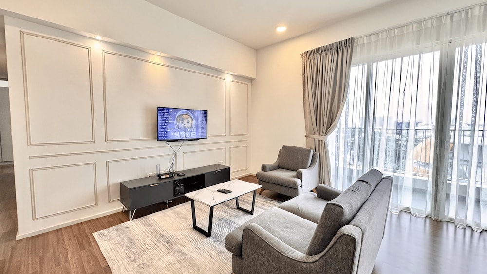 UNA Serviced Apartment by Manatidur