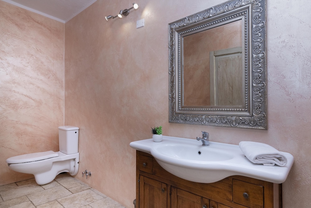 Appartamento Uva Shared Pool en Roccastrada — bathroom
