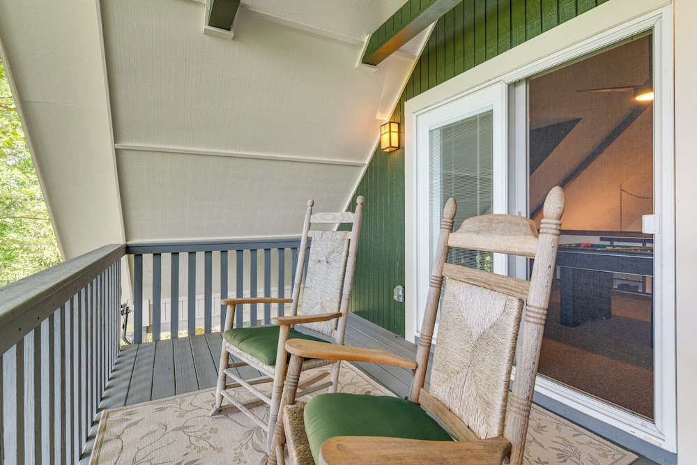 Decks + Lake Access: Scenic North Carolina Retreat
