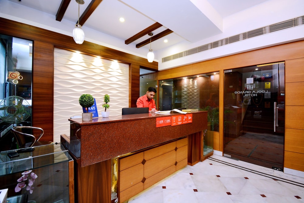 Lobby & Reception