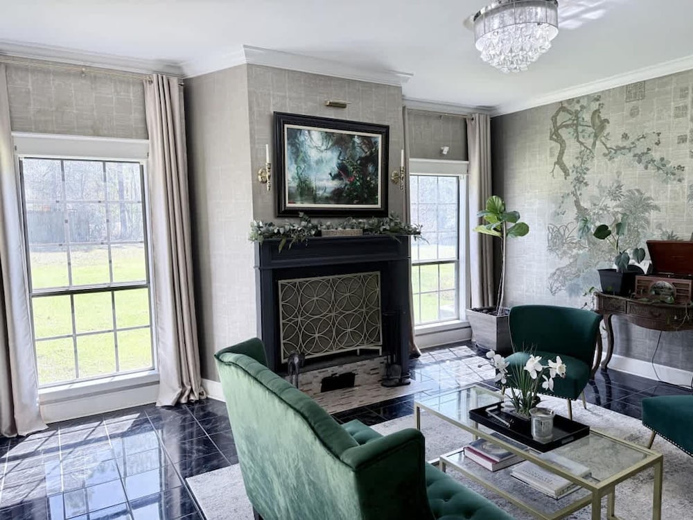 Southern Charm Estate Min From Shopping Beaches