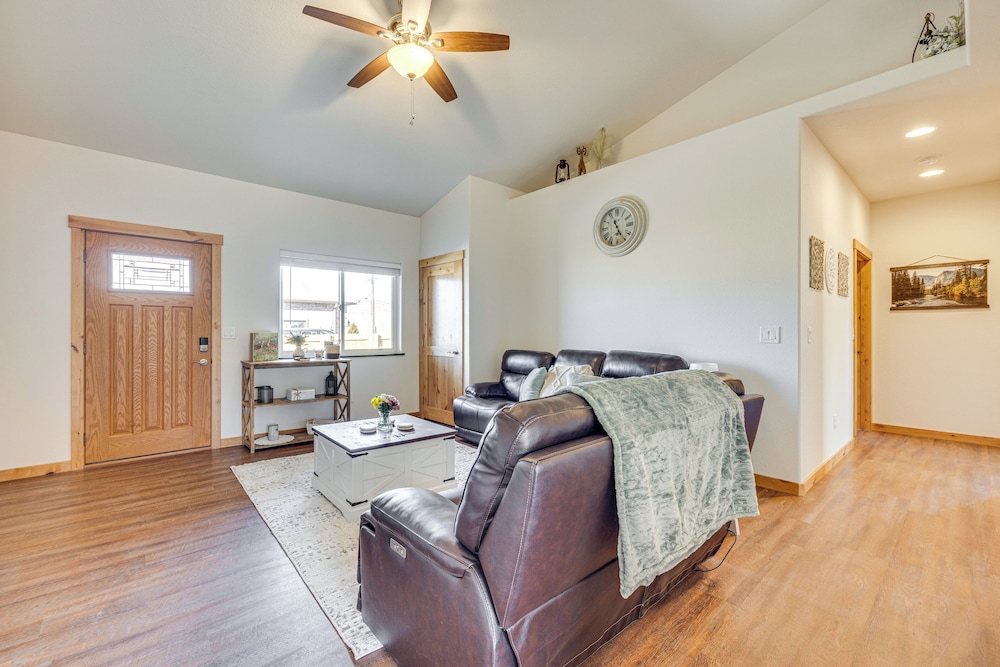 1 Mi to Main St & Riverwalk: Home in Canon City