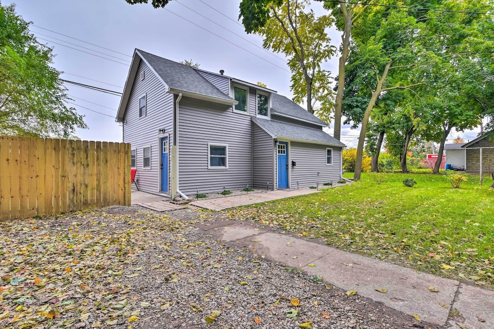 Mount Pleasant Vacations - Central Mount Pleasant Retreat w/ Patio  Grill! - Property Image 4