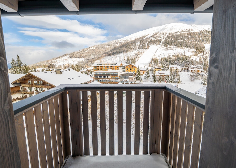 Apartment in Katschberghohe With Views