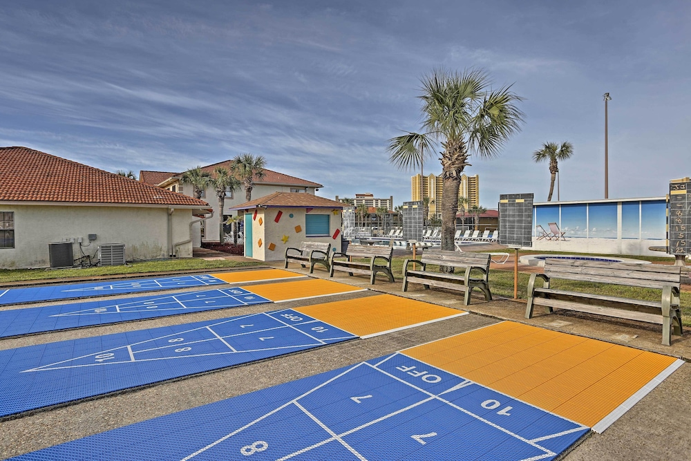 Walk to Pool & Beach: PCB Resort Getaway w/ Porch