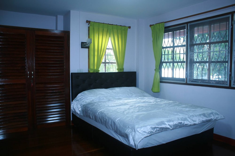 Buriram The Big House, 3 Bedrooms, 3 Bathrooms