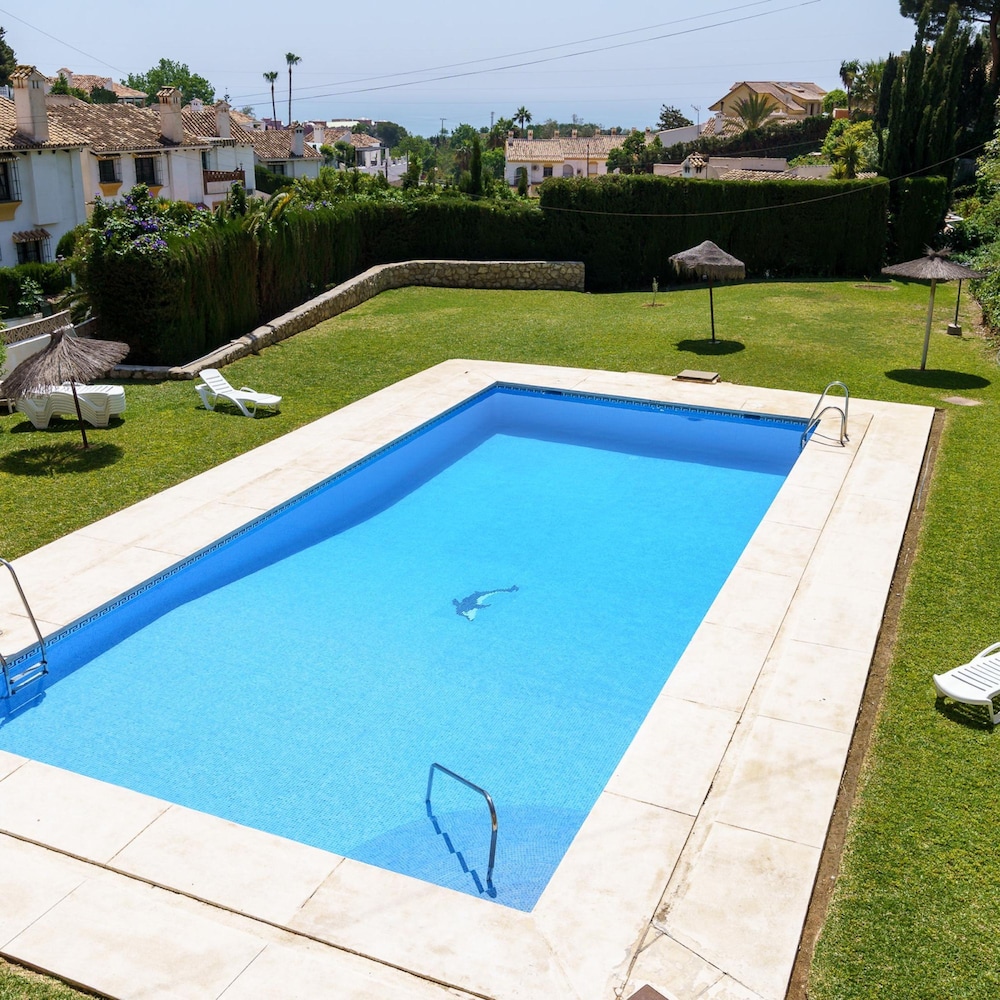 Sunny Tranquility With Pool photo 2