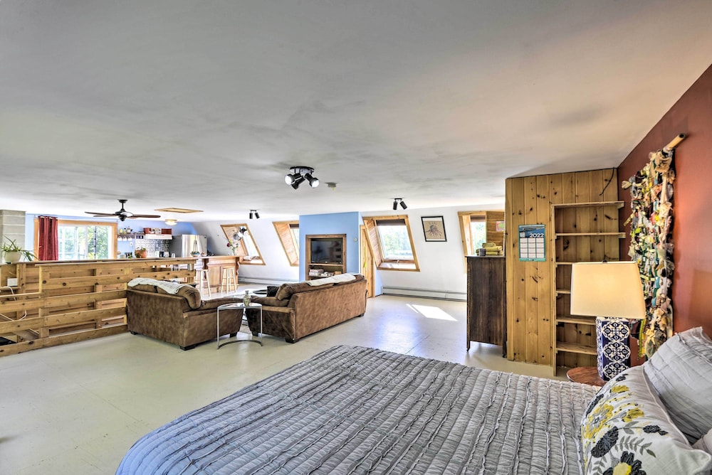 Charming Studio ~ 20 Mi to Acadia Nat'l Park!