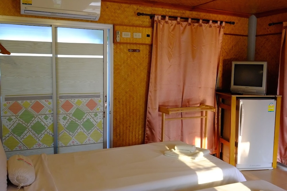 Lumphachi Lakehill Resort