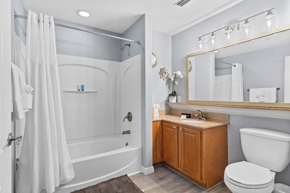Renovated Condo 2mil away from Disney