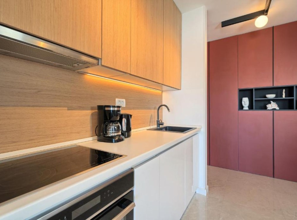 Apartment Aniva - 50 m From the sea