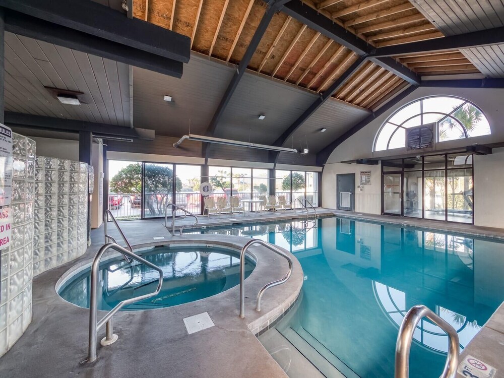 Pelican Pointe 1505