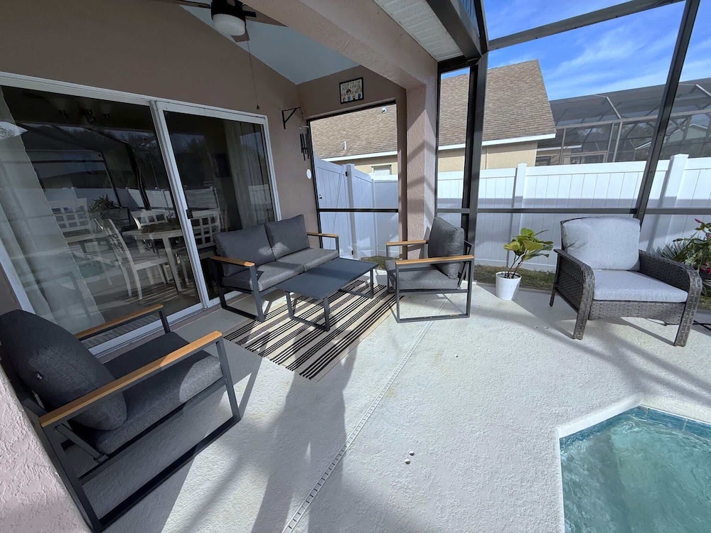 Spacious 5-bedroom Pool Villa in Southern Dunes