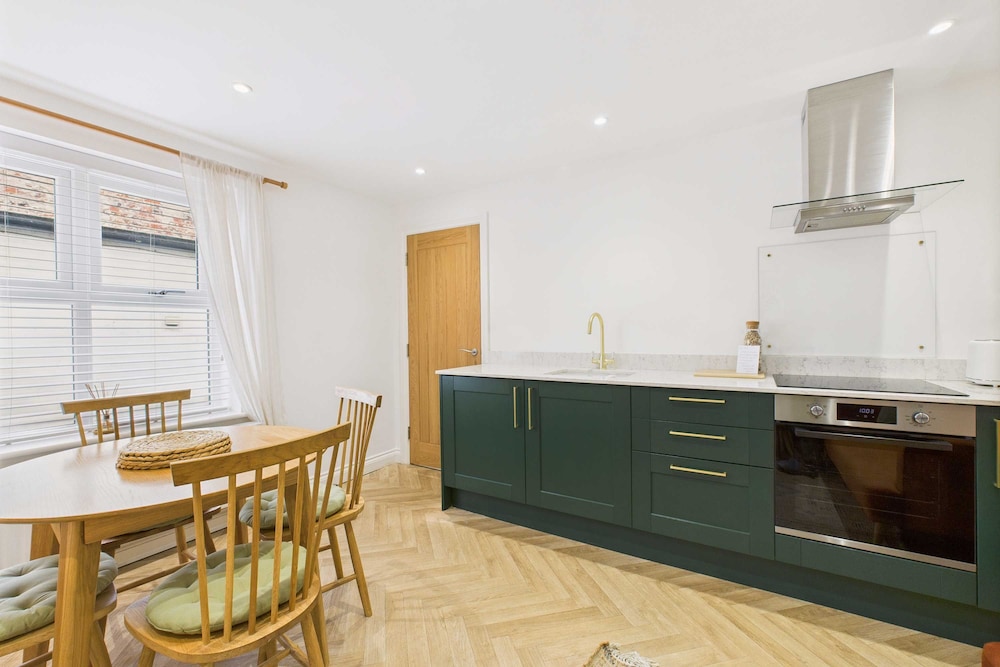 Host Stay Bracken Cottage