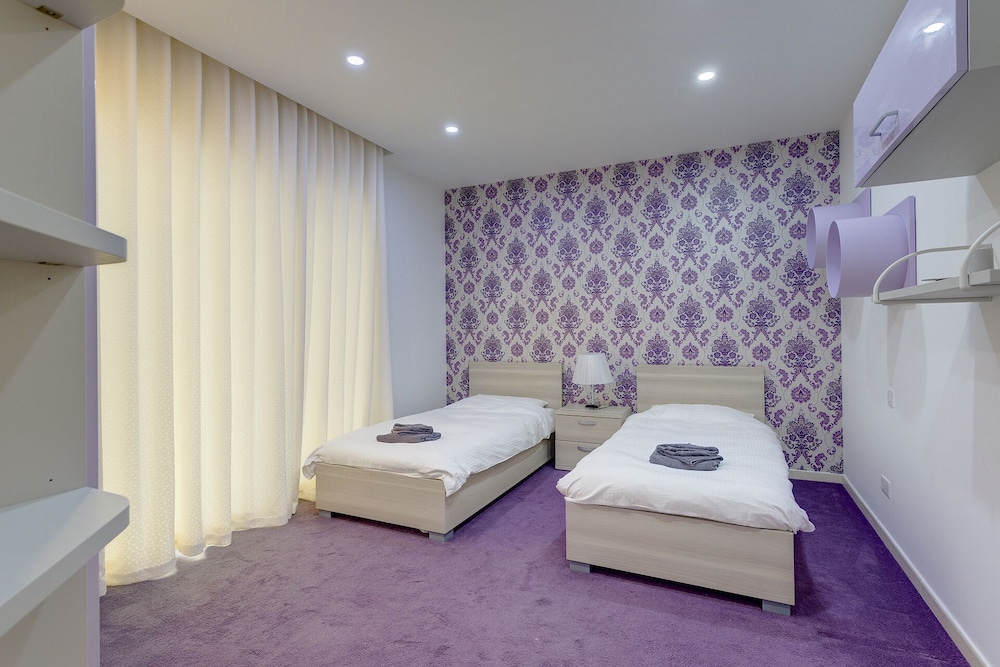 Luxury Apt with Side Sea Views & Pool, Top Location view 5