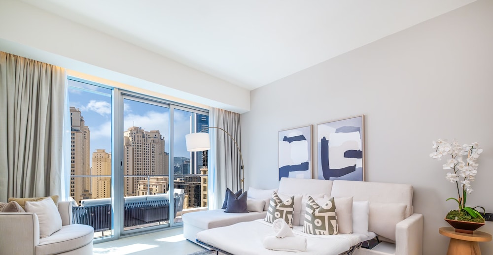 LUX The Premium Marina Sea View Suite