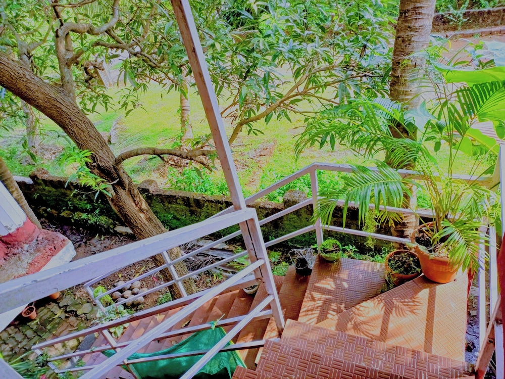 Vailankani guest house