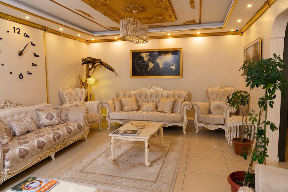 Loss Hotel - Image 18