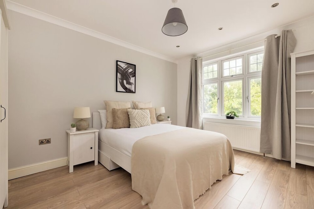 Cosy Double Room in Acton