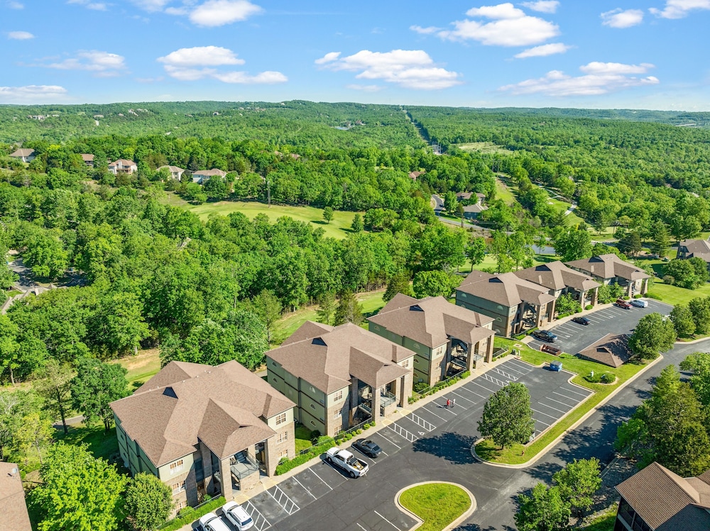 Fairway To Heaven 3 Bedroom Condo by RedAwning