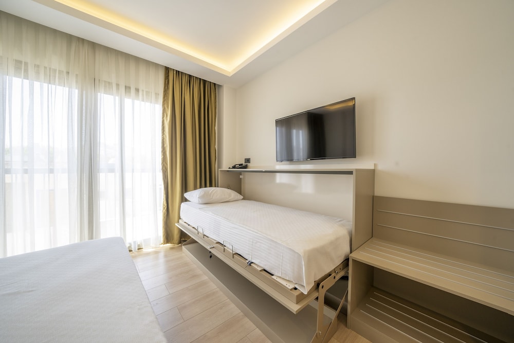 Olive Tree Hotel - Image 33