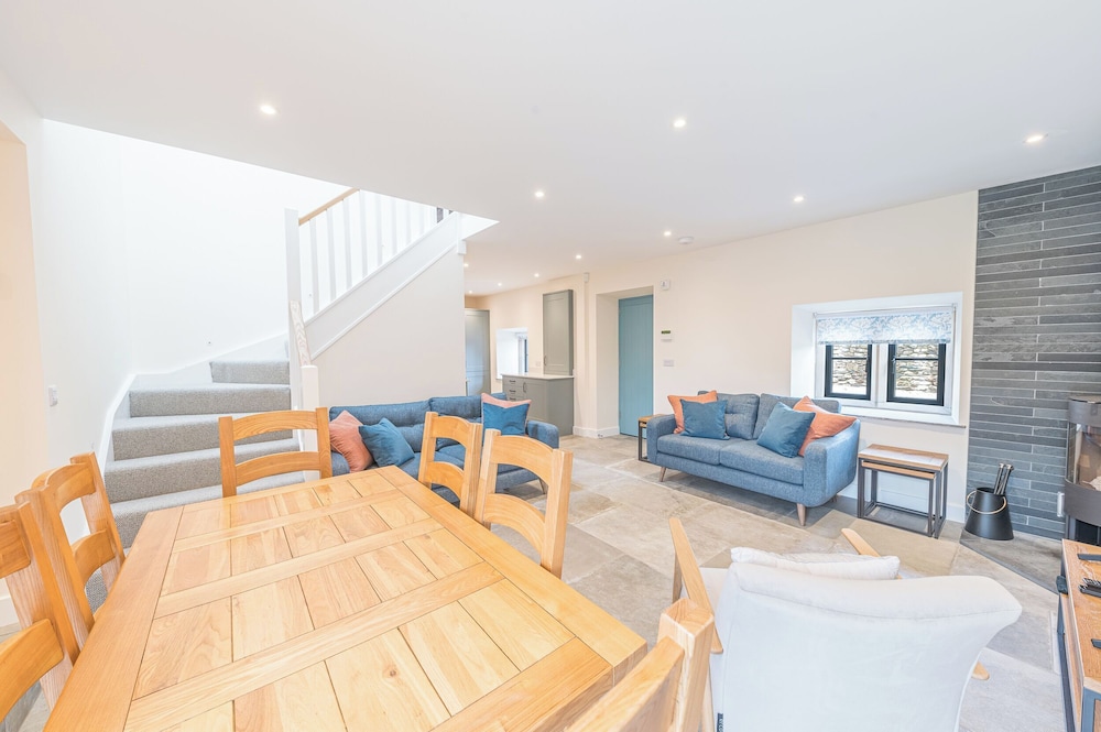 No 2 The Coach House