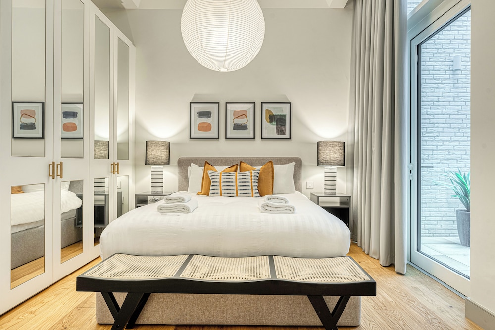 Luxury flats near Big Ben and London Eye