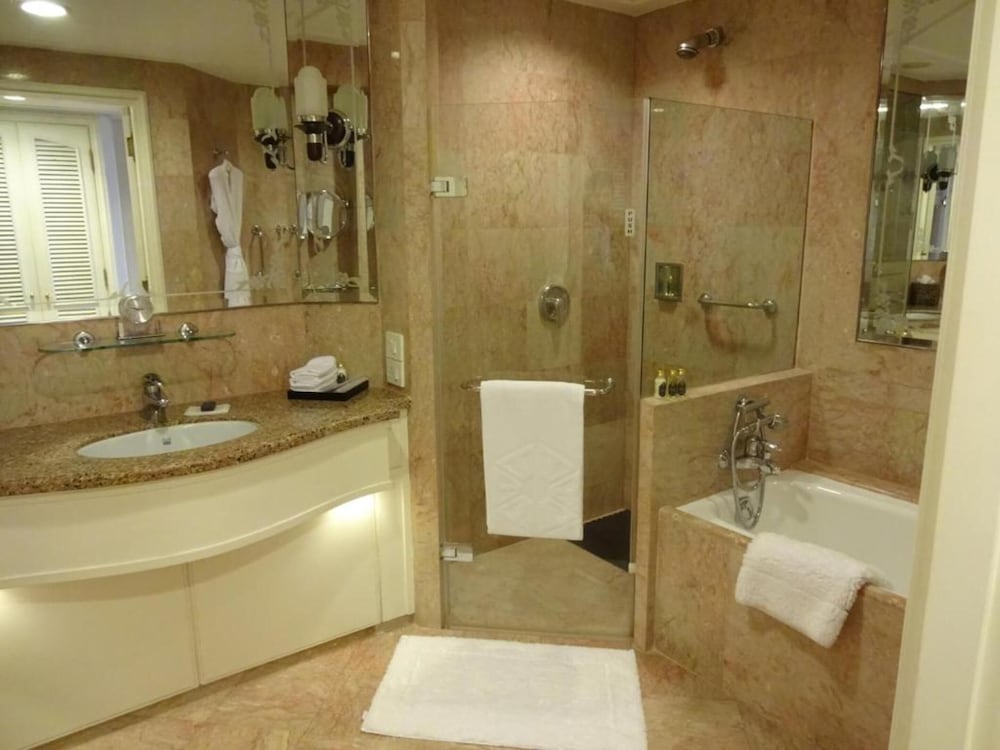 Mumbai Vacations - Taj Lands End - Property Image 16